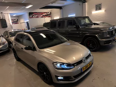 Volkswagen Golf 1.6 TDI Highline 5-DOORS DSG PANO BJ-15 EURO-6