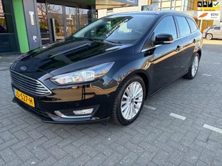 Ford Focus Wagon 1.5 Titanium / Automaat / Trekhaak / Navi / PDC