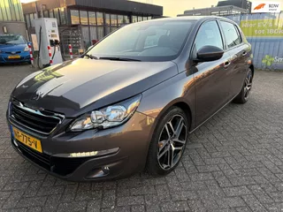 Peugeot 308 1.2 PureTech Allure / Navi / PDC / LED