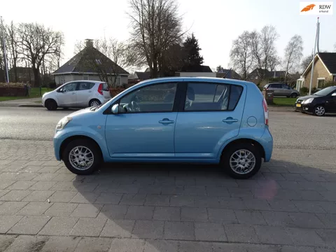 Daihatsu Sirion 2 1.0-12V Premium