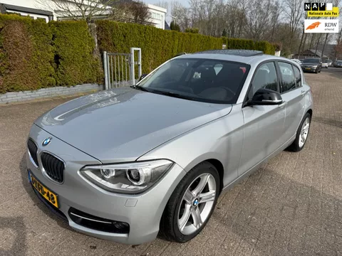 BMW 1-serie 114i EDE 5-DRS Business Sport AC NAVI LMV 18" BMW SPORT S/K DAK NAP