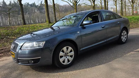 Audi A6 Limousine 2.4 RONDOM BESCHADIGD - RIJDT PERFECT