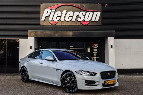Jaguar XE 2.0 R-Sport MERIDIAN HUD KEYLESS CAMERA XENON