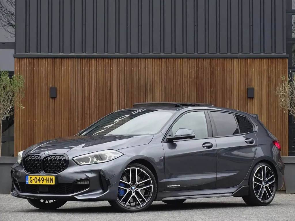 BMW 1 Serie 118i High Executive / M-Sport/ M-Perfomance/ Pano / 140pk
