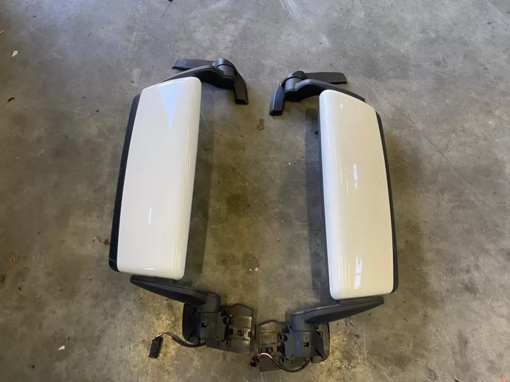 MAN 81.63731-6638 / 6639 MIRROR SET