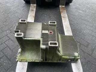 Mercedes-Benz A 4220140102 / A 422 014 01 02 CARTERPAN V-8 ENGINE