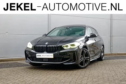 BMW 1-serie 118i M-Sport Panoramadak, Pro pakket, Camera, Apple Car Play