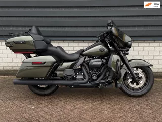 Harley Davidson FLHTK Ultra Limited Black/green EDITION M8