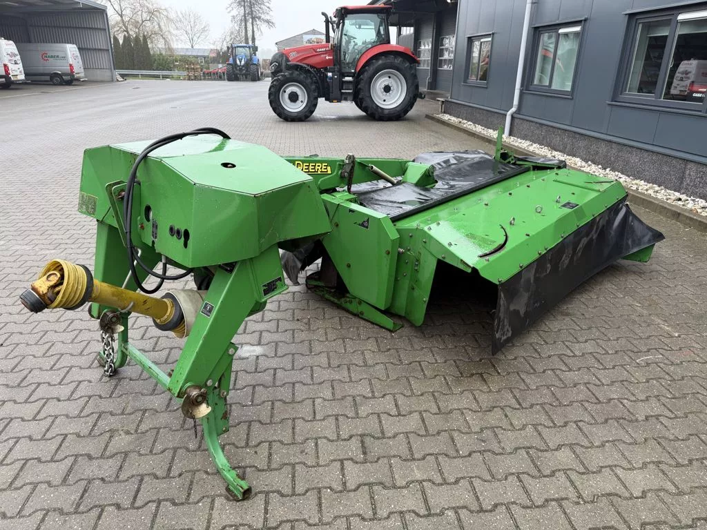John Deere 328 achtermaaier