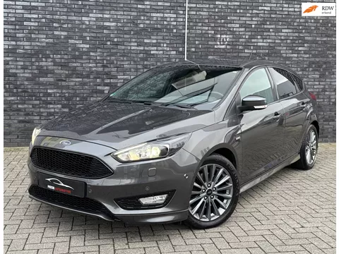 Ford Focus 1.5 ST-Line 182pk|Cruise|Bi-xenon|Apple Carplay|Stoel&amp;Stuurverwarm|360pdc