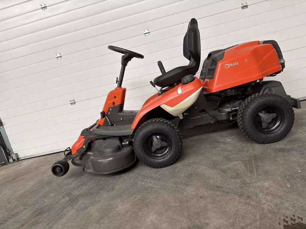 Husqvarna RIDER R 214TC