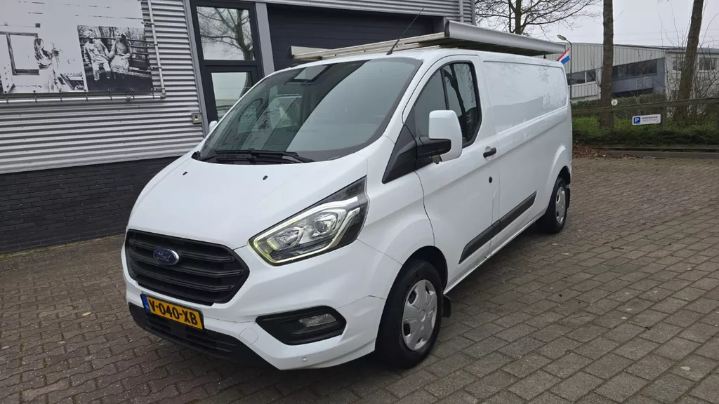 Ford Transit Custom 300 2.0 TDCI L2H IMPERIAL1