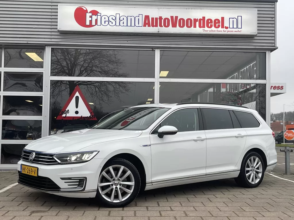 Volkswagen Passat Variant 1.4 TSI GTE /Cruise/Clima/Panodak/Trekhaak/