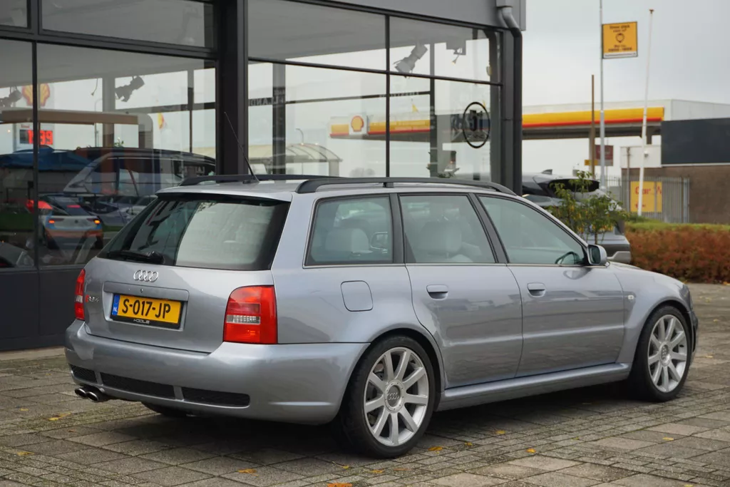 Audi RS4 Avant 2.7 V6 quattro