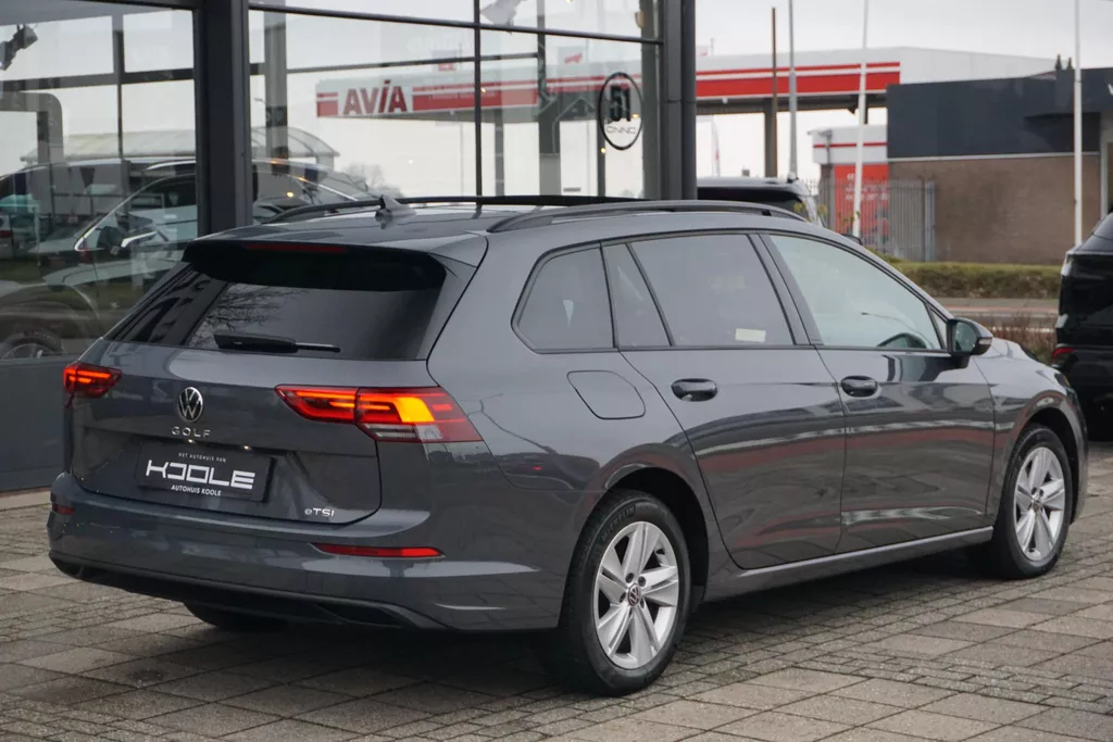 Volkswagen Golf Variant 1.0 eTSI Life | PANO | H&amp;K