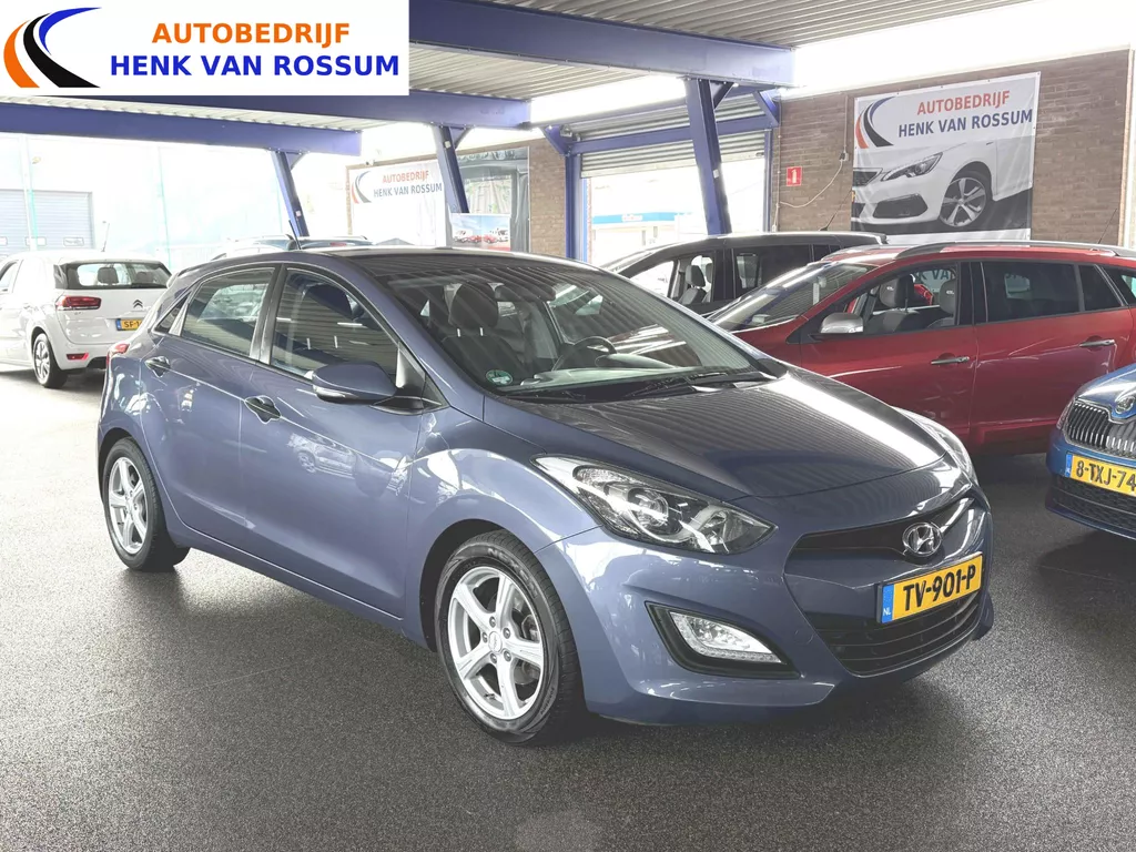 Hyundai i30 1.4 i Navi | PDC | Airco | Camera | Stoelverwarming | Goed onderhouden.