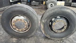 Diverse UNIROYAL FH40 315/80R22.5 SET