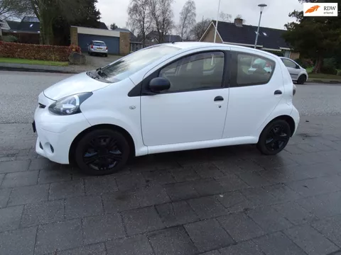 Toyota Aygo 1.0 VVT-i Now