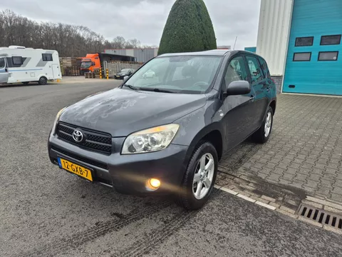 Toyota RAV4 2.2 D4D 6 bak 4x4 Executive Apk 07-26 Nap