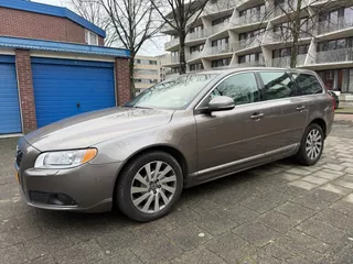 Volvo V70 1.6 T4 Limited Edition Leder Panorama Cruise NW APK
