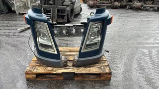 Volvo HEADLIGHT CORNER SET