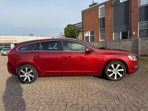 Volvo V60 2.4D6,AWD,Hybrid,Summum,218.371km