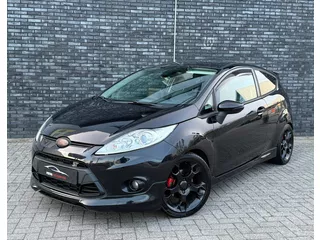 Ford Fiesta 1.6 Black Metal 135pk A-Carplay|Milltek|Cruise|Keyless|Leder|Stoelverwarming
