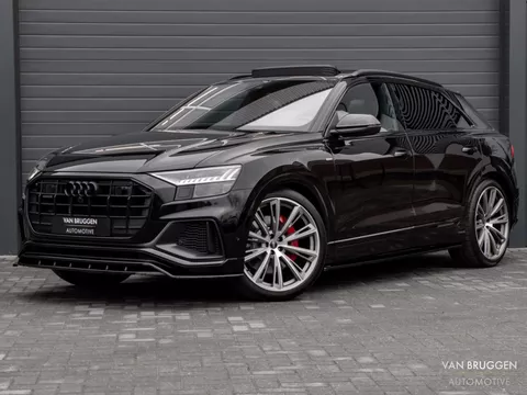 Audi Q8 55 TFSI e quattro S-Line Pano RS-Stoelen Trekhaak 23" BTW HUD 360