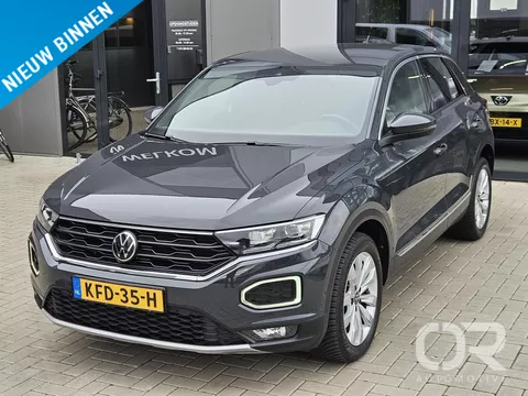 Volkswagen T-Roc 1.5 TSI Sport Executive Automaat Trekhaak Carplay Dig Dash Cam