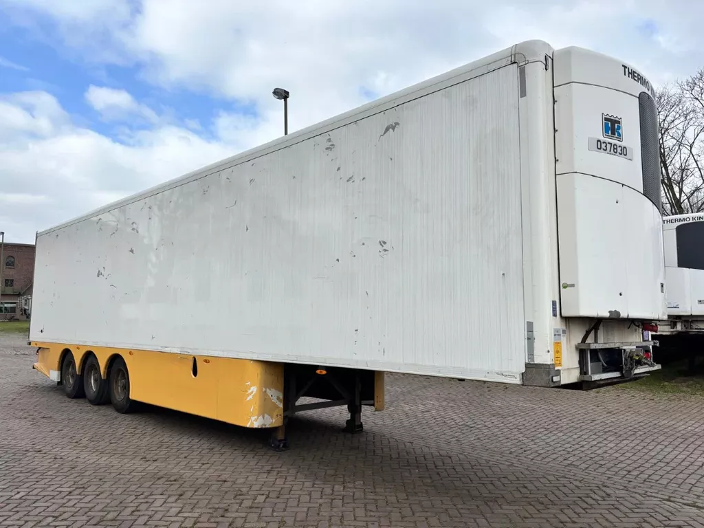 Gray &amp; Adams and 10 units on stock ,Thermo king SLXe 200 ,BPW axles ,260 cm height 248 cm widht