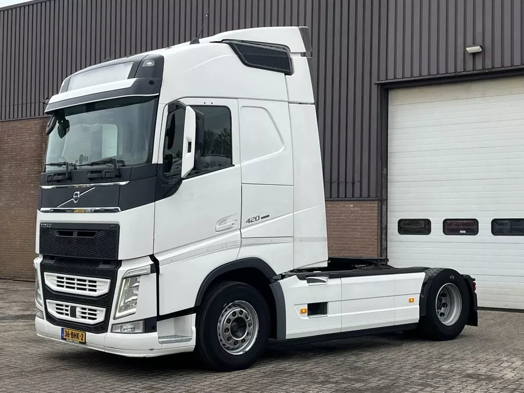 Volvo FH 420 / Full spoiler / Parking airco / VEB+ / NL Truck