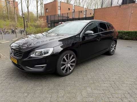 Volvo V60 2.4 D6 Twin Engine R-Design Euro 6 Leder Panorama
