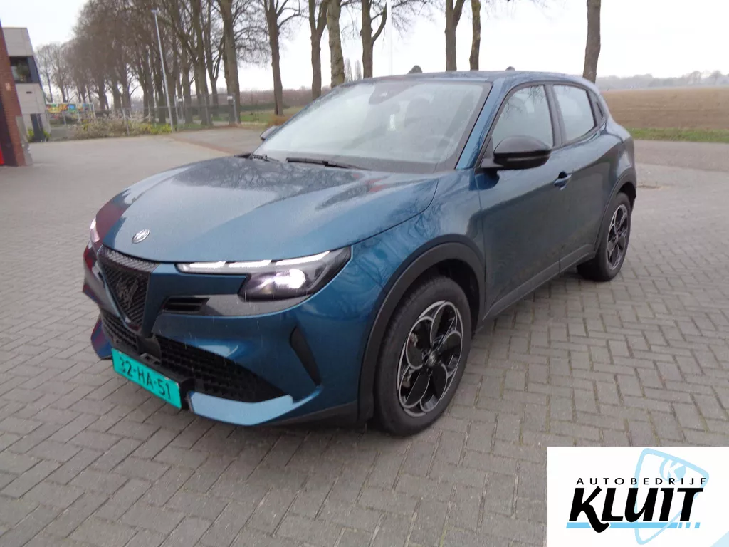 Alfa Romeo Junior Elettrica 54 kWh  kleur Blue Navagli
