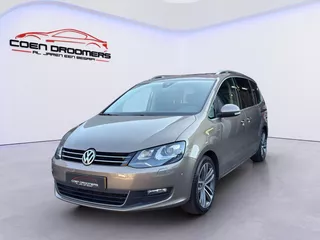 Volkswagen Sharan 2.0 TSI Highline 7p. | Panoramadak | Xenon | 7-zits | Parkeercamera met parkeersensoren V+A | Trekhaak | Elektrische achterklep |