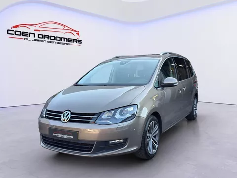 Volkswagen Sharan 2.0 TSI Highline 7p. | Panoramadak | Xenon | 7-zits | Parkeercamera met parkeersensoren V+A | Trekhaak | Elektrische achterklep |