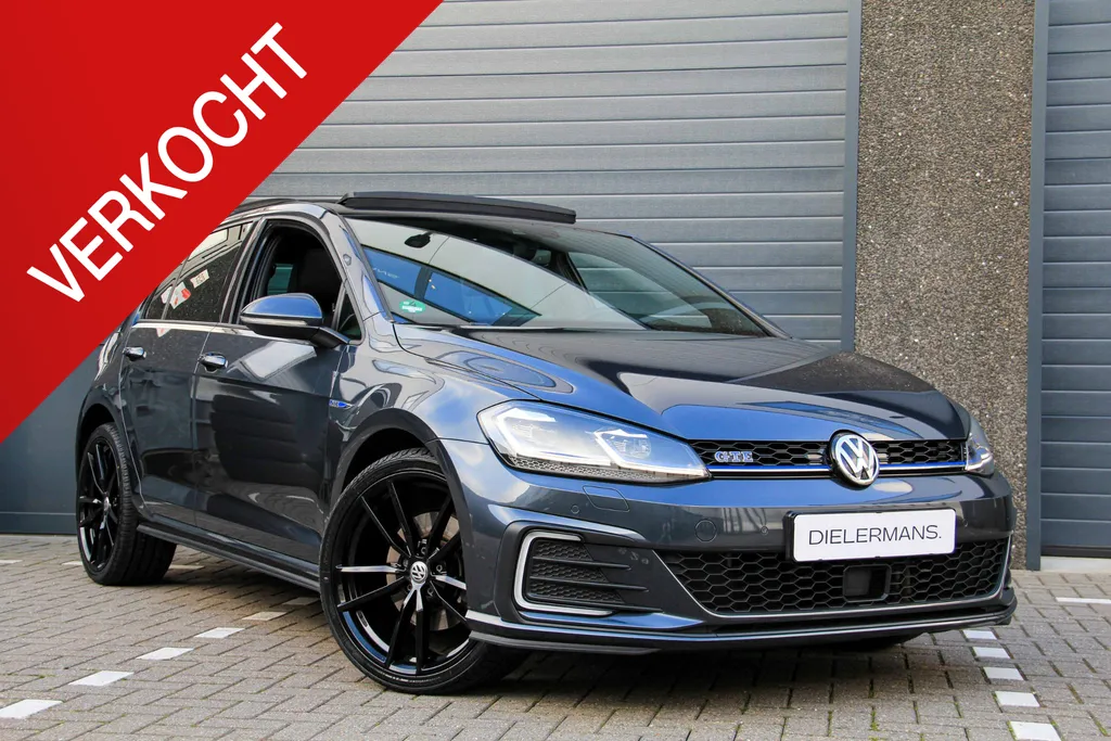 Volkswagen Golf 1.4 TSI DSG GTE Panorama dak | Full LED matrix | Keyless | 19" Pretoria | Vol in de opties! | MEER FOTO'S VOLGEN!
