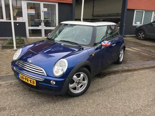 Mini Mini 1.6 Cooper Chili | Airco | Climate Controle | Centrale vergrendeling | Elektrisch bediende ramen voor | Open Panorama dak | Radio/CD | Lichtmetalen velgen | Nederlandse auto | Boekjes aanwezig |