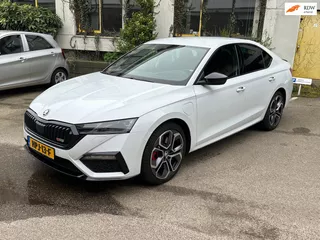 Skoda Octavia 1.4 TSI RS iV PHEV Business/ 245PK/ Recent groot onderhoud gehad/ Camera