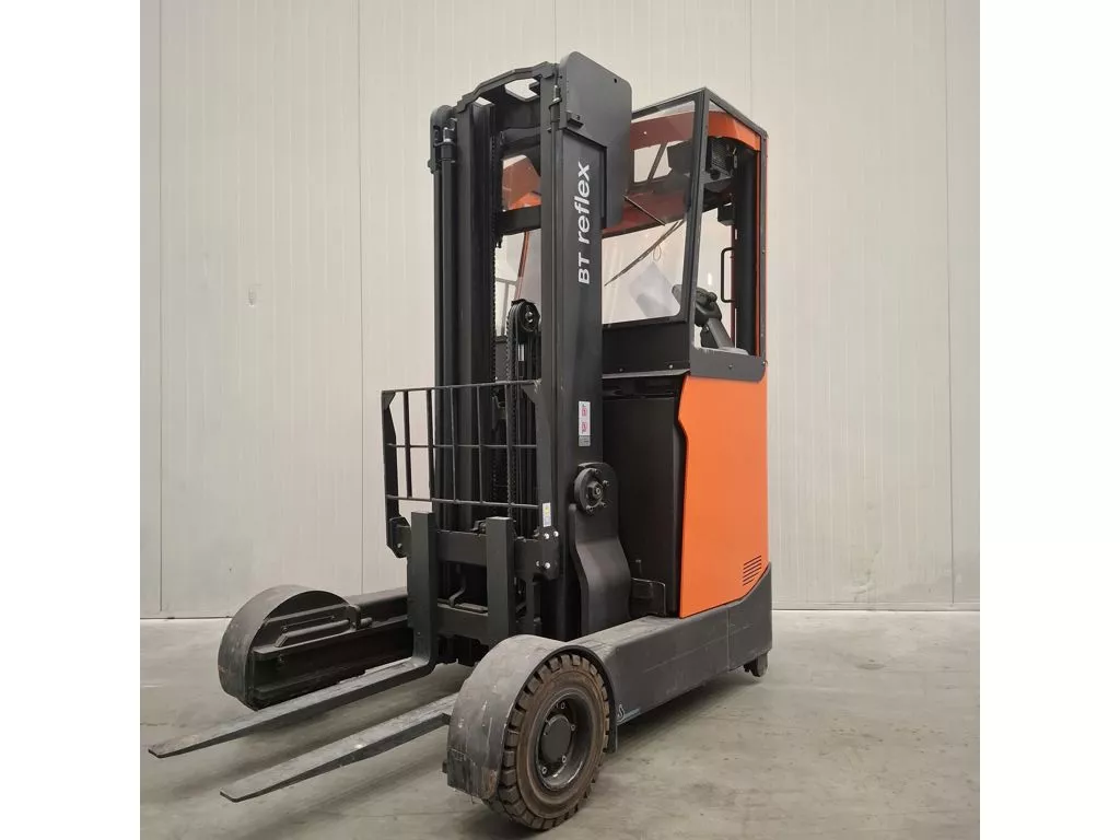 TOYOTA RRE160HR (met buitenbanden)