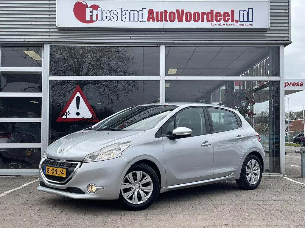 Peugeot 208 1.4 VTi Envy /Cruise/Clima/PDC/Navi/Onderhouds hist./Trekhaak/