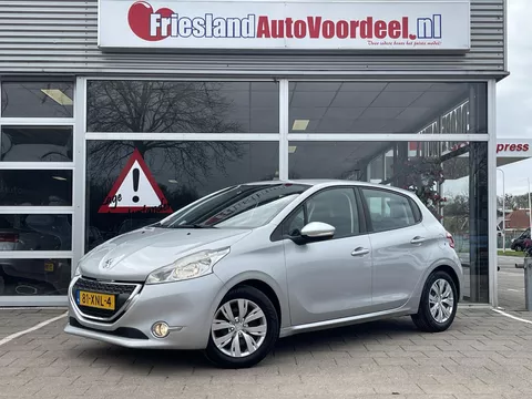 Peugeot 208 1.4 VTi Envy /Cruise/Clima/PDC/Navi/Onderhouds hist./Trekhaak/