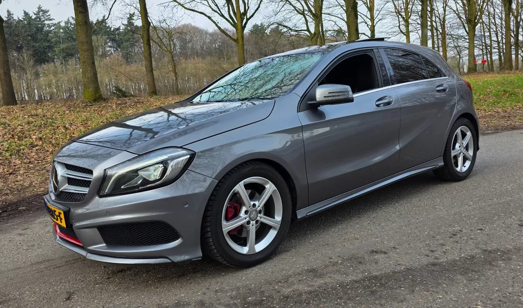 Mercedes-Benz A-klasse 180 AMG-Line Automaat Xenon Panorama