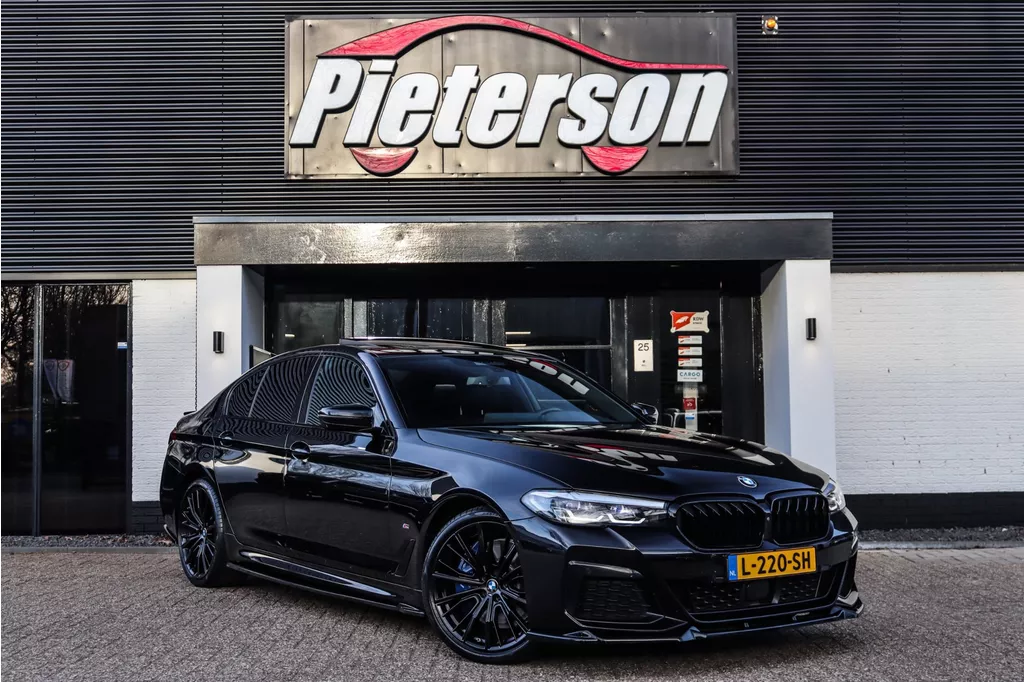 BMW 5-serie 530d M-Pakket FACELIFT 6 CILINDER PANO 360 TREKH