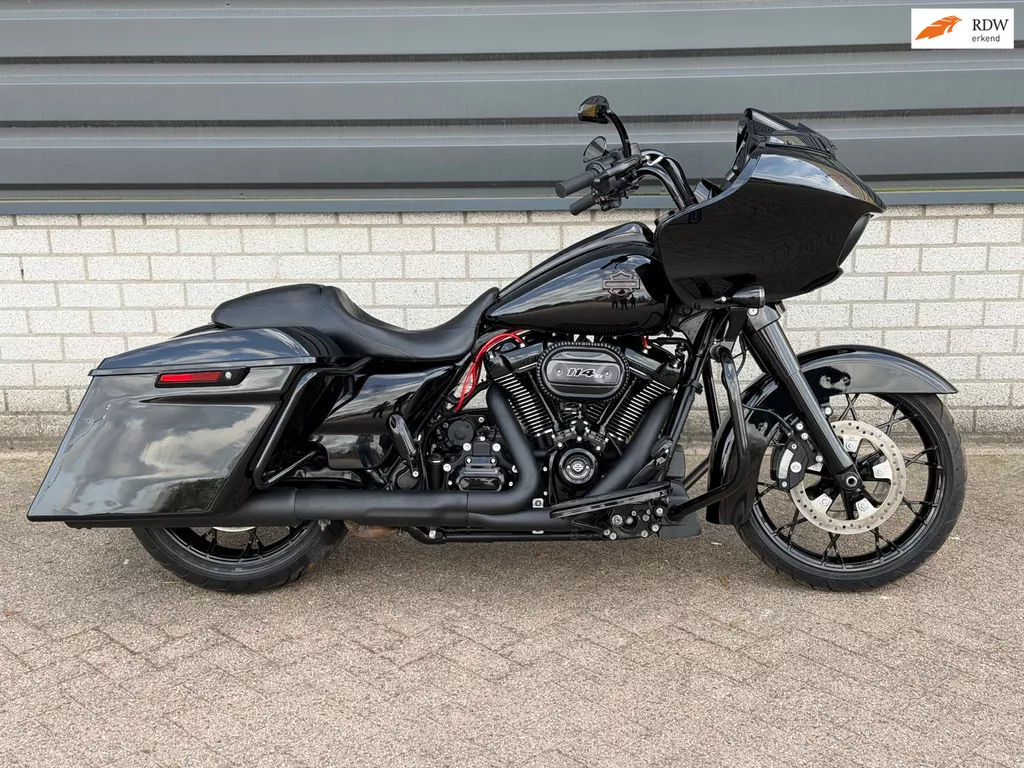 Harley Davidson FLTRXS 114 Road Glide Special BLACK EDITION (BJ 2023)