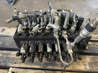 DAF GEESINK GPM-3 VALVE BLOCK P607724-11 P0729218/001