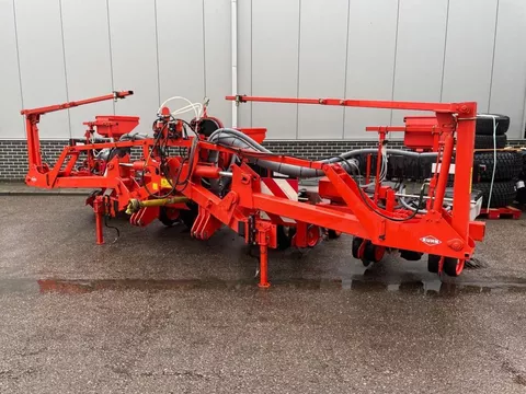 Kuhn PL2 8 RIJ&Iuml;GE MAISZAAIMACHINE