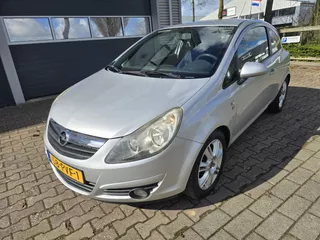 Opel Corsa 1.2 16v Color Edition