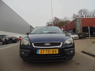Ford Focus Wagon 1.6-16V Futura MET AIRCO