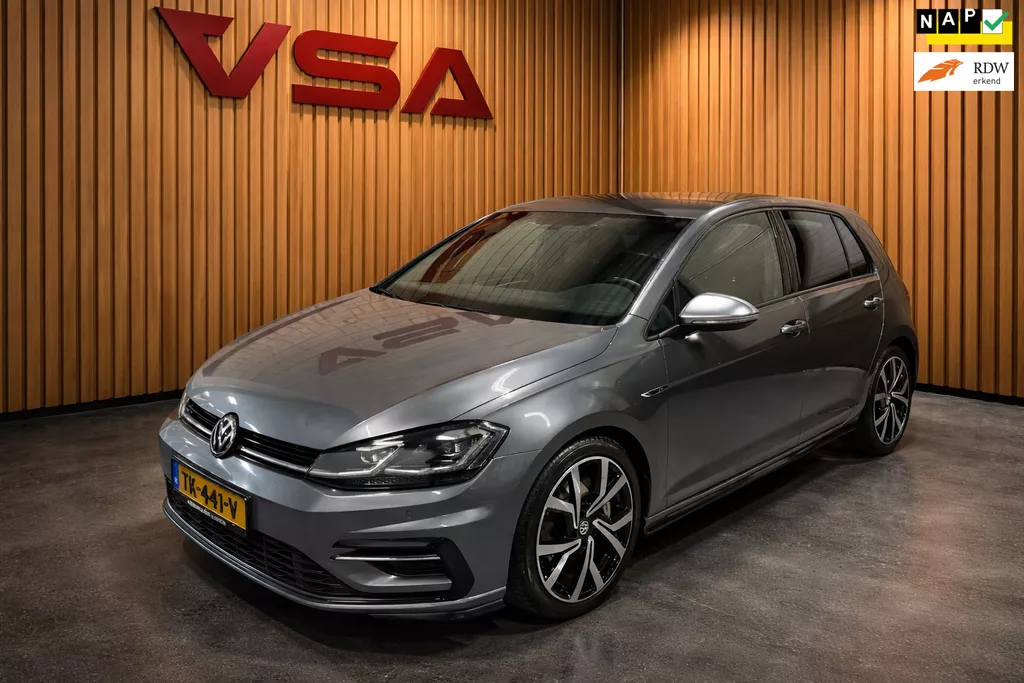 Volkswagen Golf 1.0 TSI Highline Business R|Virtual|Adaptive Cruise|Camera|Carplay|buiten en binnen 2xR|Huisgsrantie
