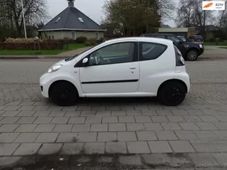 Peugeot 107 1.0-12V XR